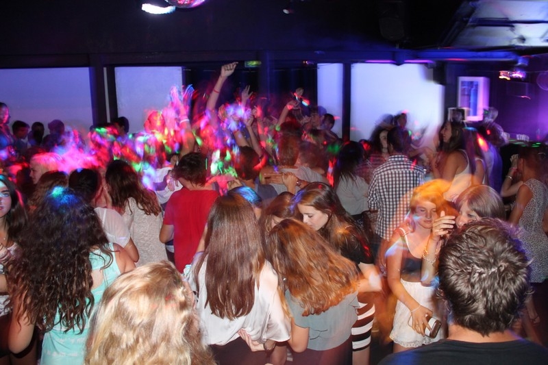 Village Camps International Summer Camp Leysin, Switzerland 2026-07-14 https://www.villagecamps.com/journals_admin/images/696-17-disco (53).jpg